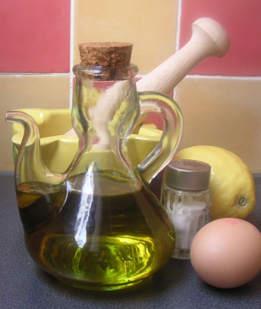 Oil & Red Wine Vinegar Blend — Subway sauce nutrition, ingredients, and prices